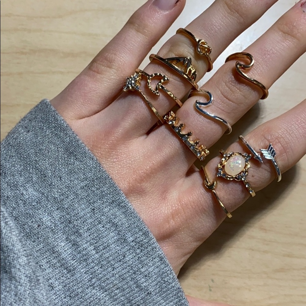 rings!
